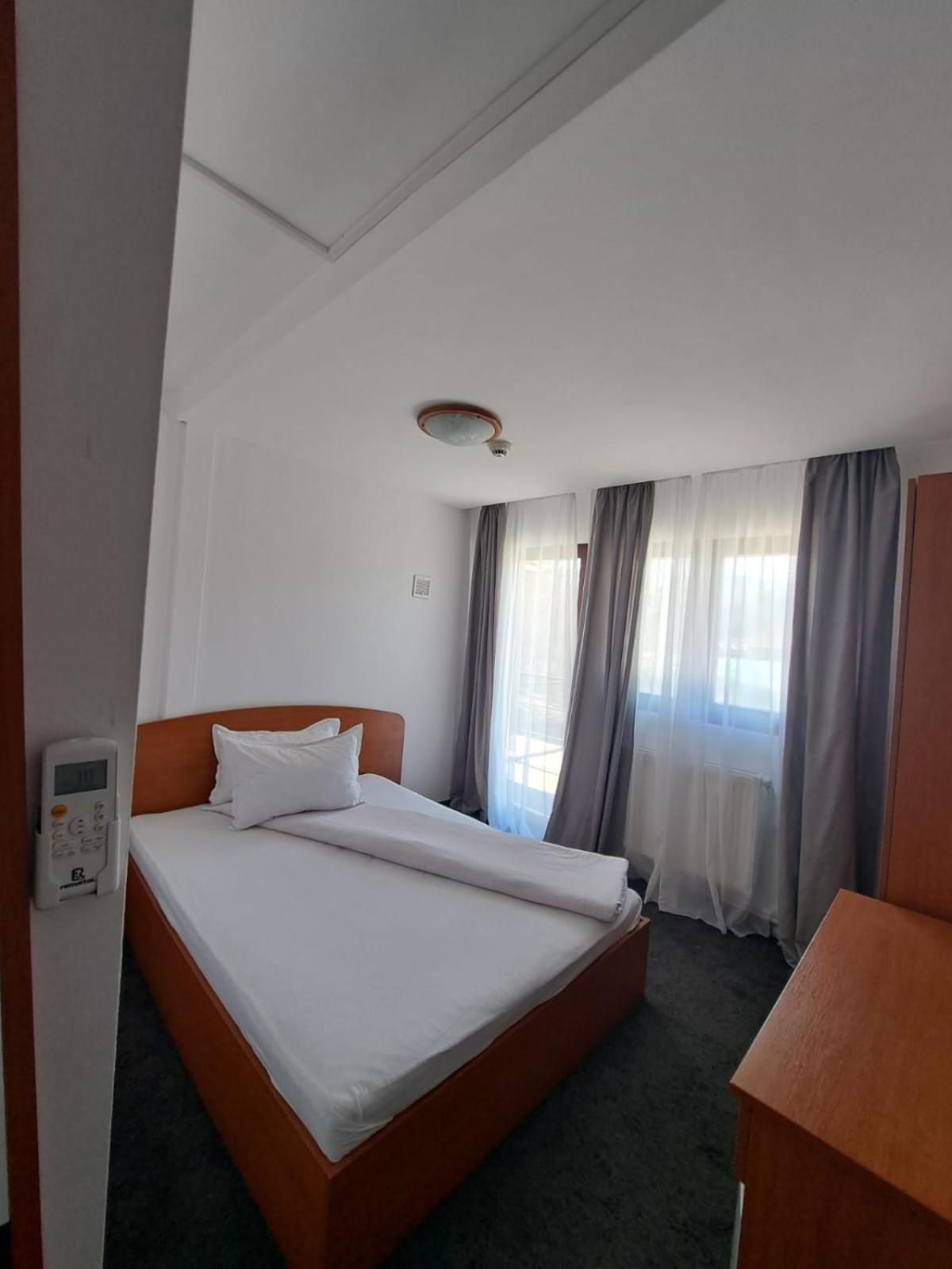 Hotel Pescarus Port Bicaz Bagian luar foto