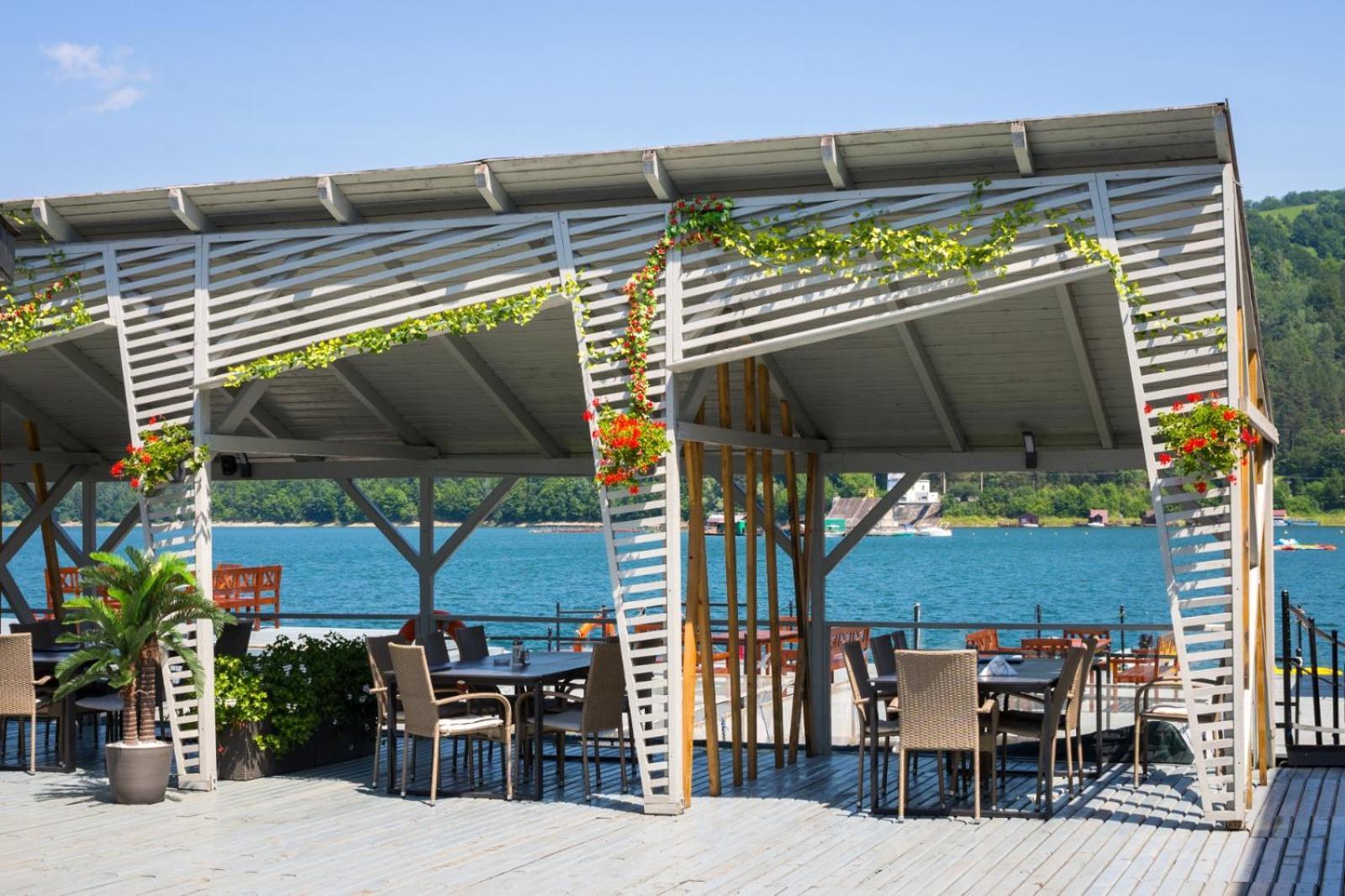 Hotel Pescarus Port Bicaz Bagian luar foto