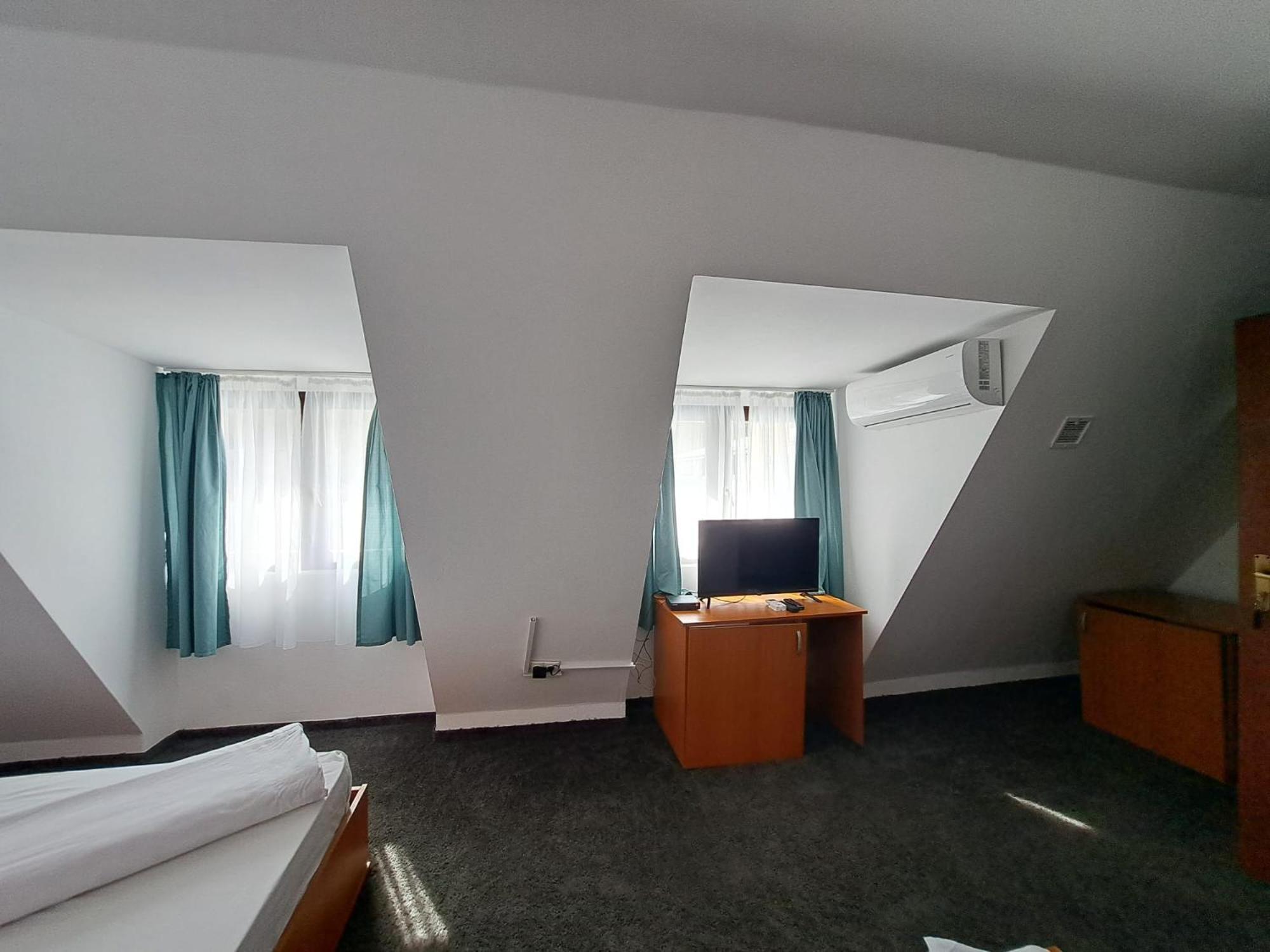 Hotel Pescarus Port Bicaz Bagian luar foto